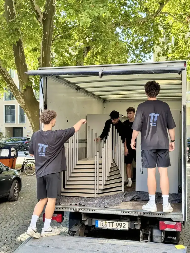 Das Team von TopTrans Regensburg